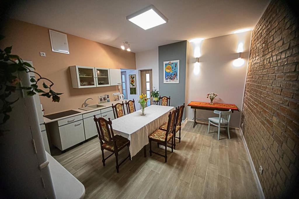 Apartament Rynek Leśna Exteriör bild